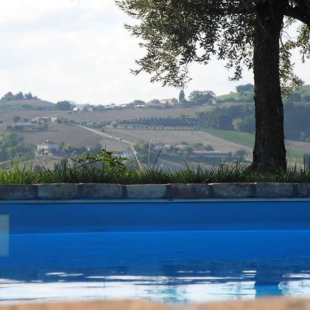 Agriturismo Eschito Hotel Montottone Buitenkant foto